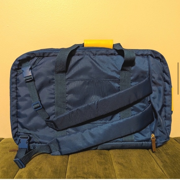 NWOT - Love Taza Target 2-in-1 Carry on Duffel Bag Backpack - Picture 6 of 12